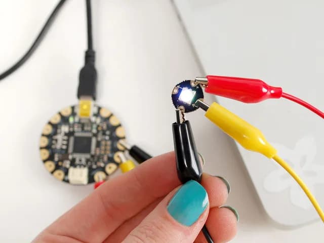 Flora RGB Smart NeoPixel версия 1 — упаковка из 4 шт.