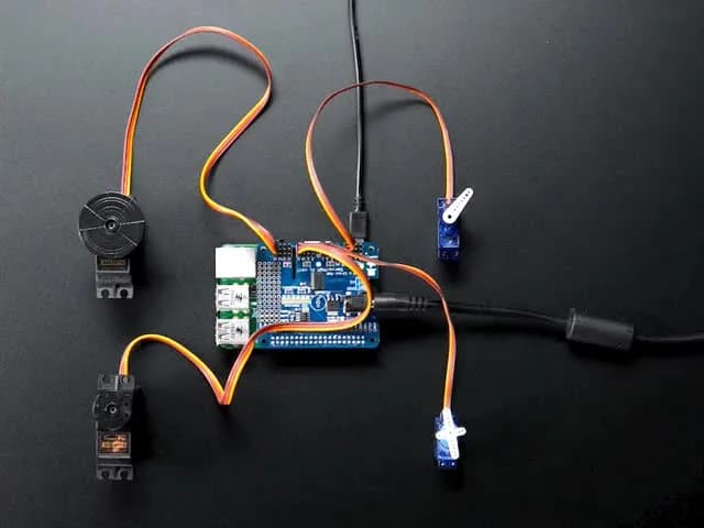 Adafruit 16-канальный ШИМ / сервопривод для Raspberry Pi — мини-комплект