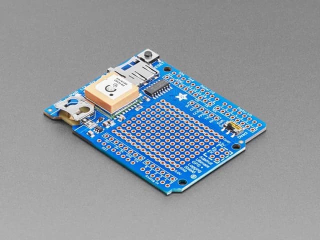 Adafruit Ultimate GPS Logger Shield — включает GPS-модуль