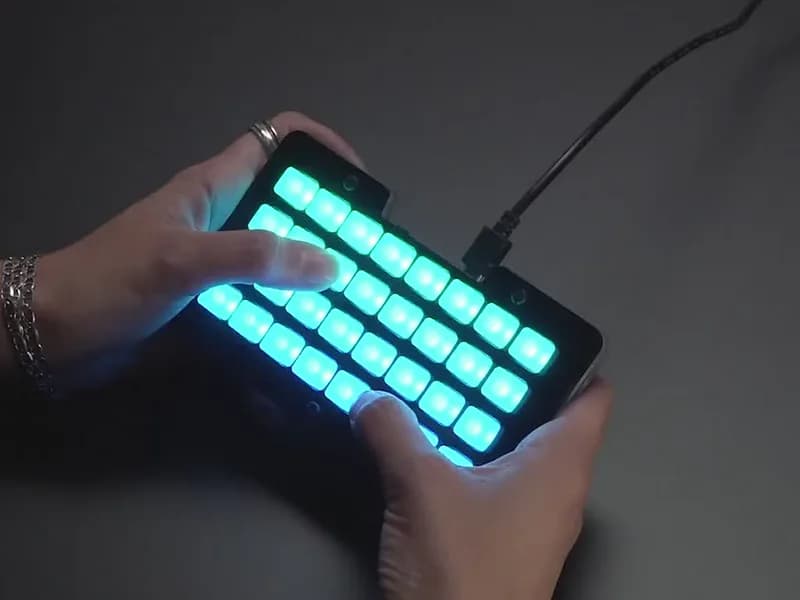 Adafruit NeoTrellis M4 с комплектом корпуса и кнопок