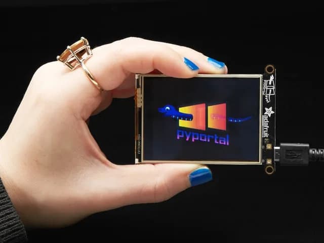 Adafruit PyPortal Pynt — Интернет-дисплей на базе CircuitPython