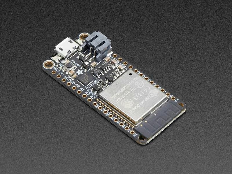 Adafruit HUZZAH32 — Feather Board ESP32 — совместим с Arduino