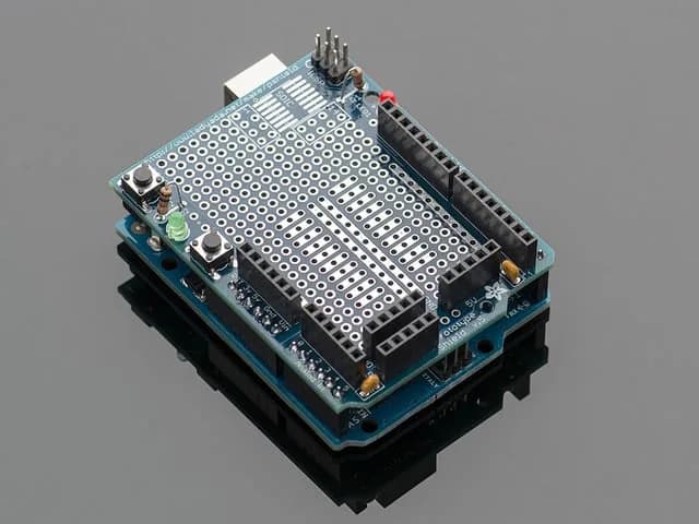 Adafruit Proto Shield для комплекта Arduino