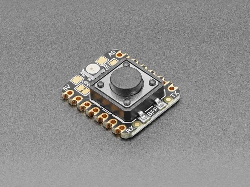 Кнопка Adafruit IoT с надстройкой NeoPixel BFF для QT Py и Xiao