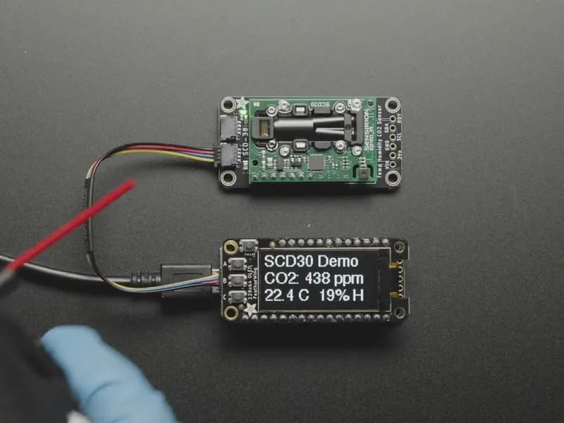 Adafruit SCD-30 NDIR Датчик температуры и влажности True CO2 — STEMMA QT / Qwiic