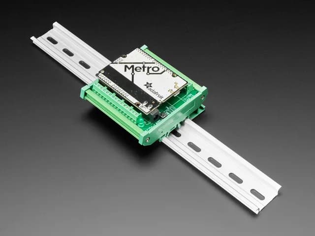Адаптер клеммной колодки на DIN-рейку для Metro или Arduino Uno