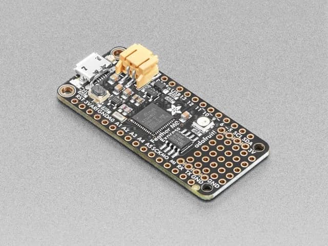 Adafruit Feather M0 Экспресс