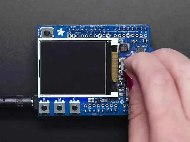 Adafruit 1,8-дюймовый цветной TFT-экран с картой памяти microSD и джойстиком