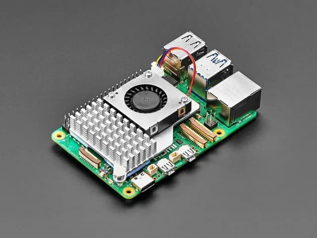 Официальный активный кулер для Raspberry Pi 5