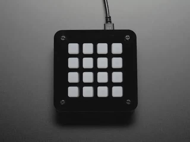 Комплект Adafruit 4x4 NeoTrellis Feather M4