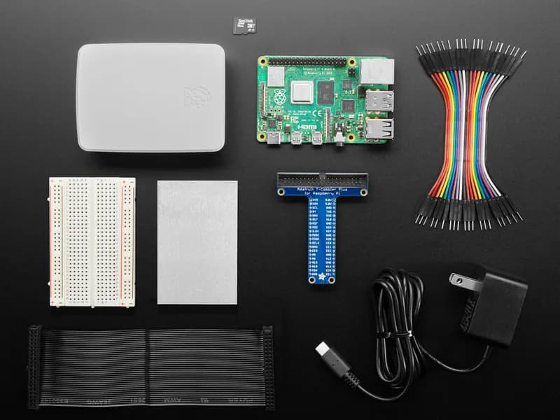Бюджетный пакет для Raspberry Pi 4 8 ГБ включает Raspberry Pi 4 — 8 ГБ