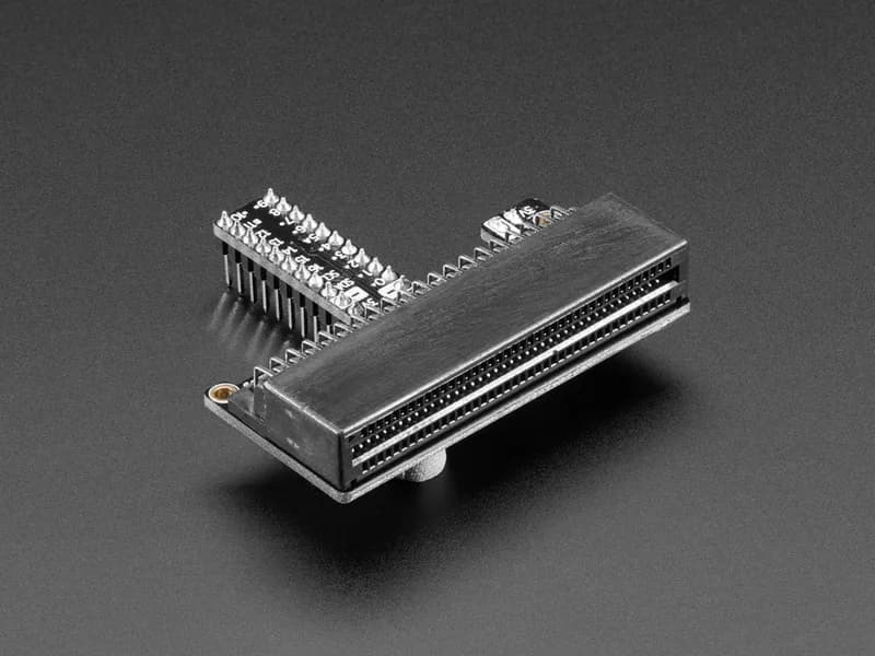Adafruit DragonTail для micro:bit - в полной сборке